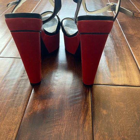 Stuart Weizman Platform Heels - Picture 4 of 4